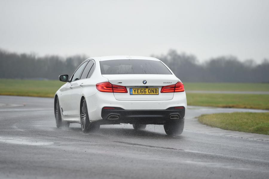 BMW 520d xDrive Sedan M Sport 2017 года  (UK) (фото 8 из 11)